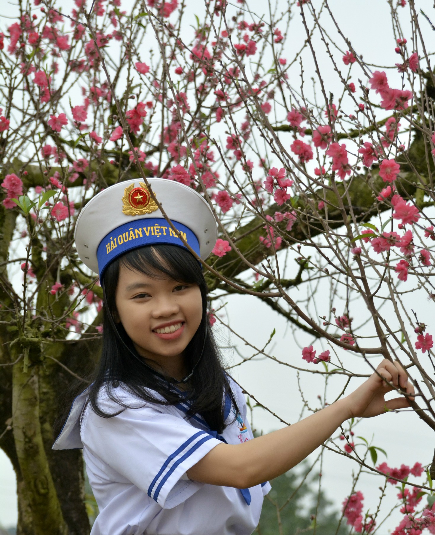 e5b2aac82_co_gai_doan_ngoc_voi_tinh_yeu_bien_dao.jpg
