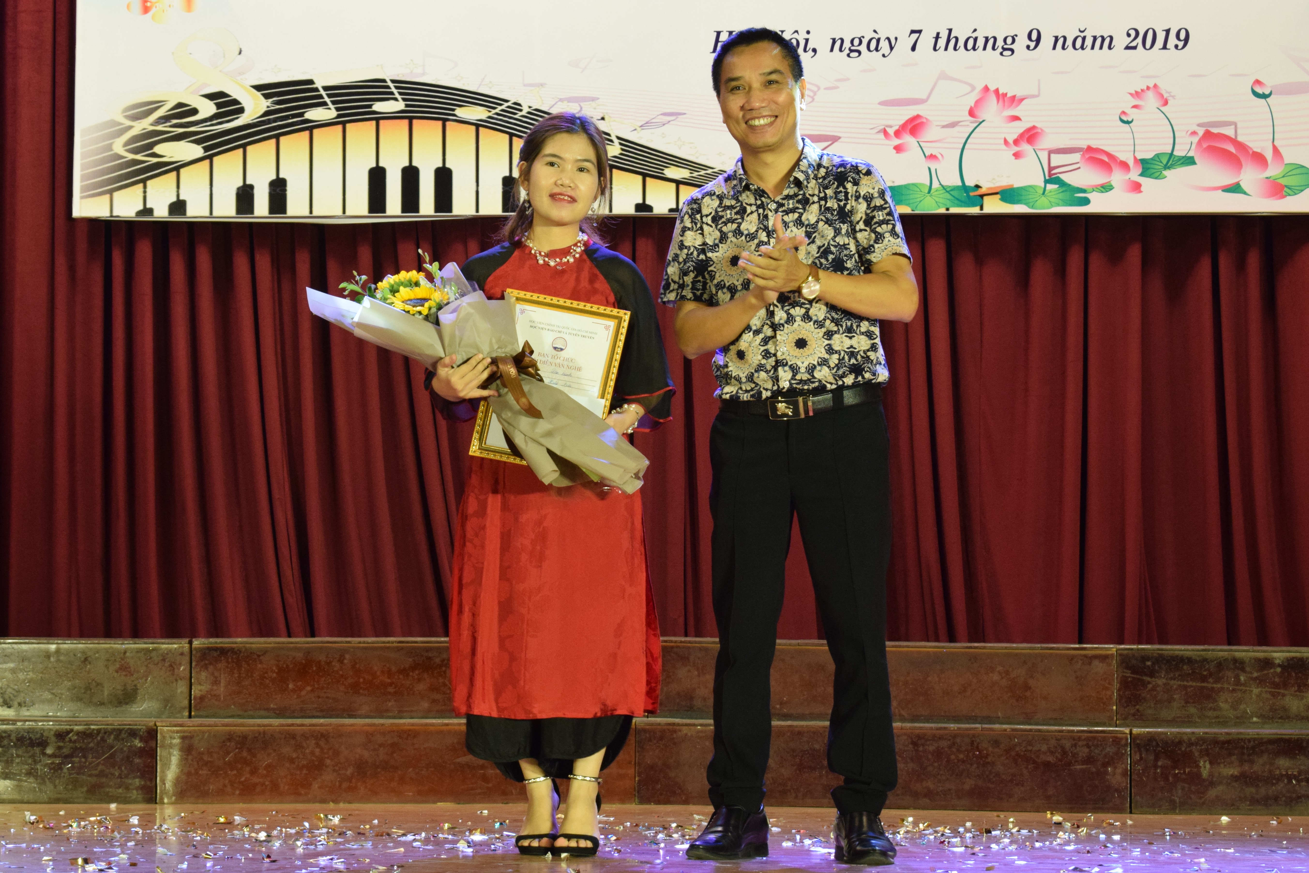 021308fee_anh_5.jpg
